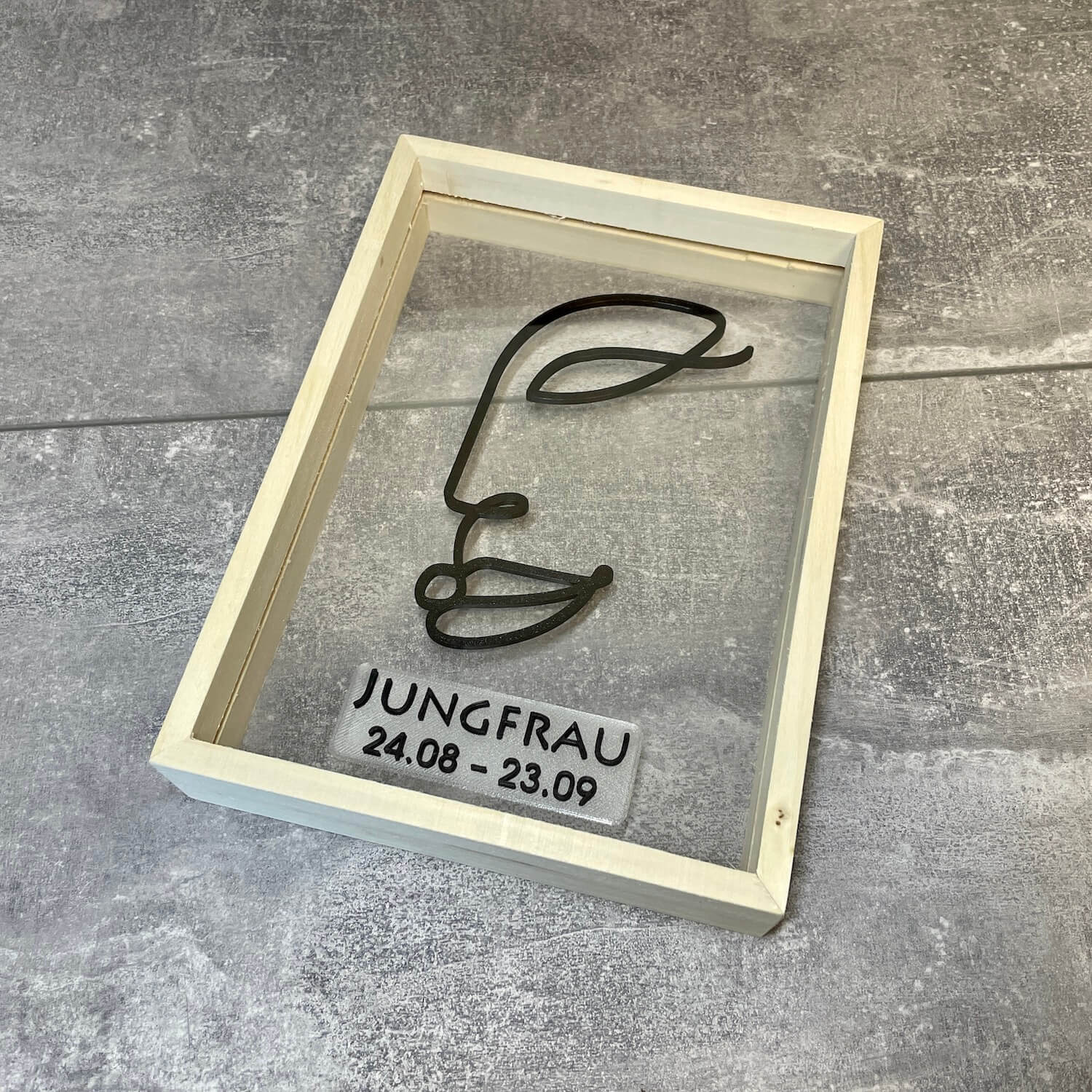 One Line Art Sternzeichen “Jungfrau” im Schweberahmen